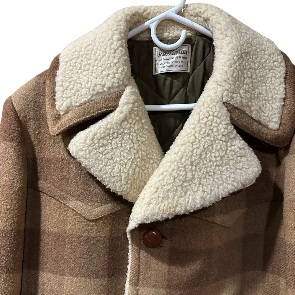 Pendleton Vintage Unisex Wool Barn Coat in Brown/Tan Checked Pattern